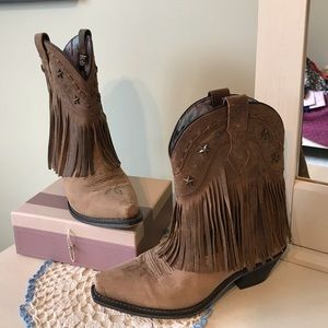 Dingo Hang Low Fringe Short Cowgirl Boots-Snip Toe